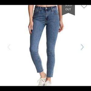 Levi’s 721 high rise skinny jeans